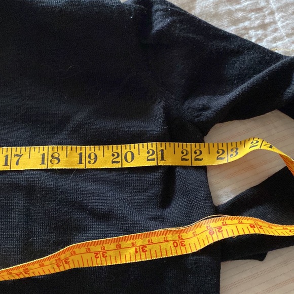 Everlane The Lux Wool Square black turtleneck no longer available/keeping - Picture 7 of 9